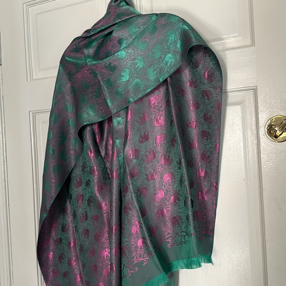 100% Silk Scarf - Picture 2 of 4